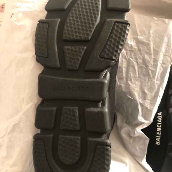 Sneakers - Picture 3 of 6